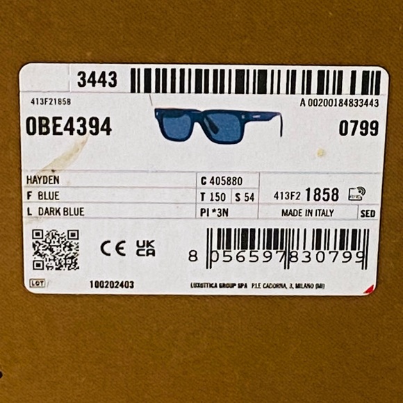 New BURBERRY
Dark Blue Square Men's Sunglasses - Picture 7 of 13